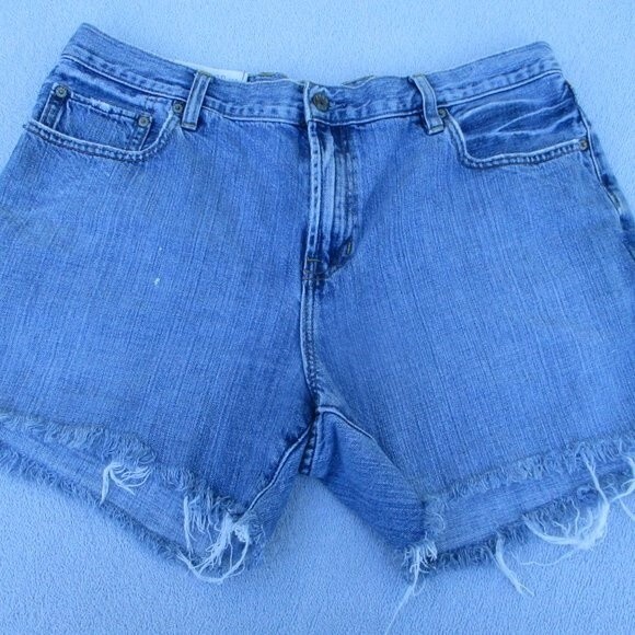 Gap Cut Off Light Wash Blue Jean Shorts Size 38 Men's / 30 Women's. SO CUTE!! - Picture 1 of 14